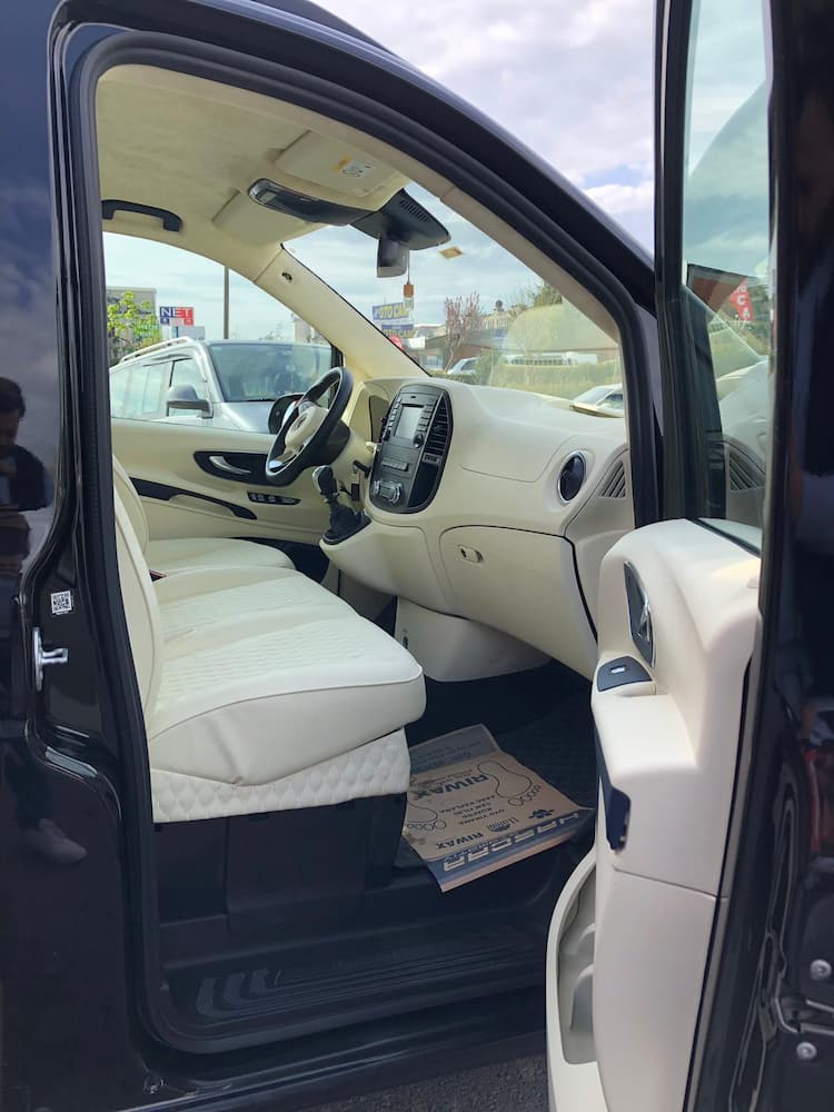 Mercedes Vito ön konsol VIP iç tasarım detayı
